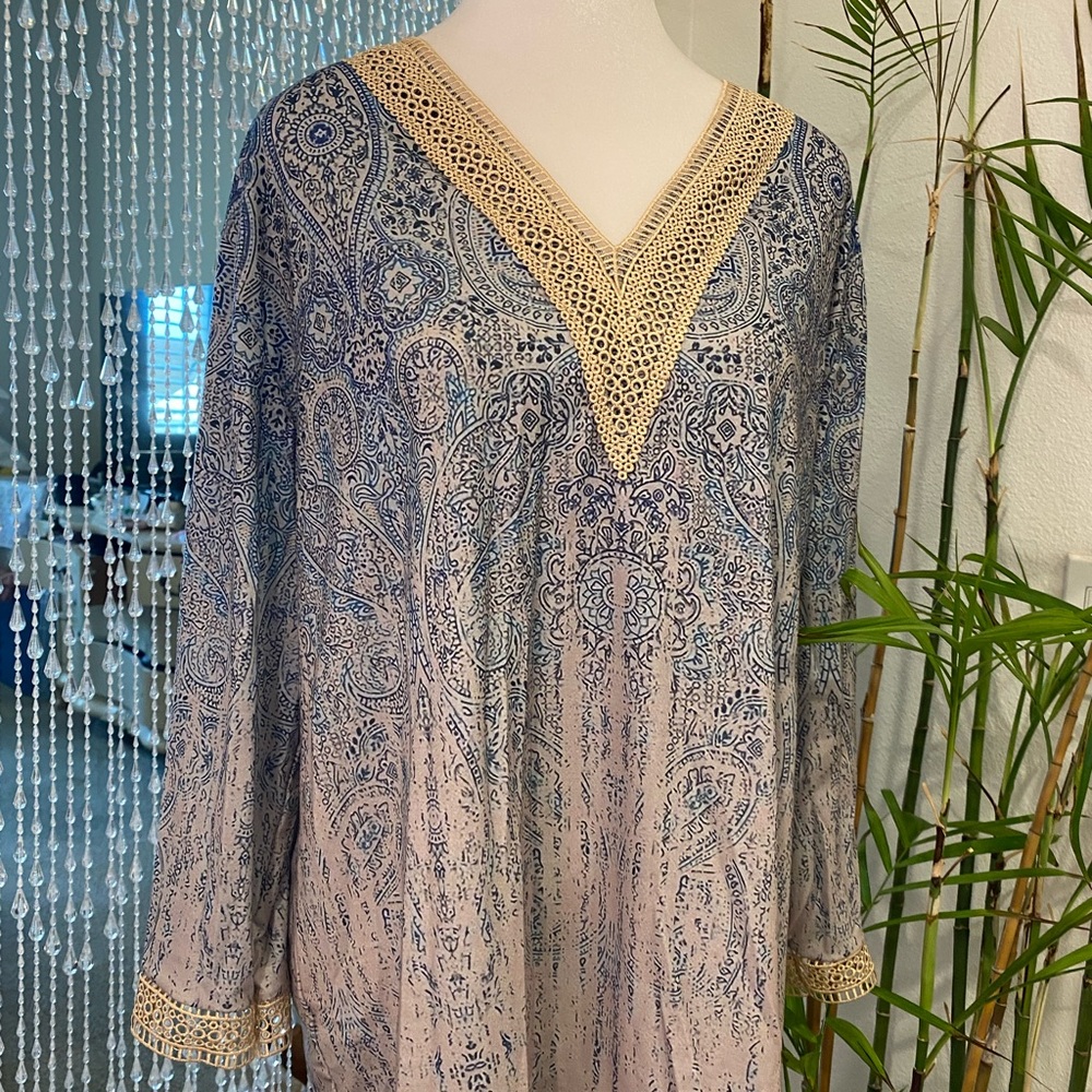 CROCHETED TRIM BLOUSE NWOT